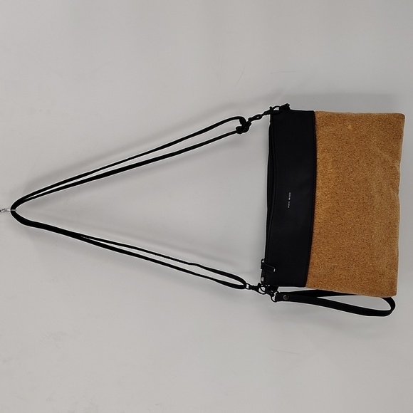 PIXIE MOOD crossbody purse clutch black & cork tan material adjustable strap - Picture 2 of 7